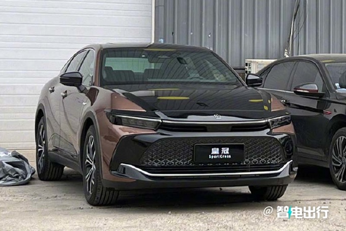 丰田全新皇冠国内实车曝光,日本丰田2020款皇冠轿车