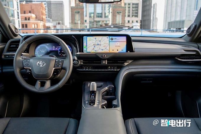 丰田全新皇冠国内实车曝光,日本丰田2020款皇冠轿车