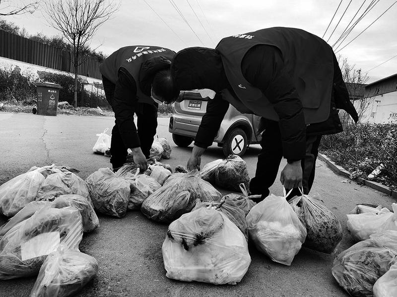 志愿行动暖人心疫情防控不放松,基层实践疫情防控志愿者