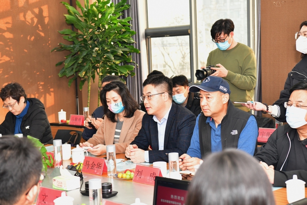 探秘健康中国梦：青岛市委宣传部组织驻青及岛城媒体到英派斯参观考察