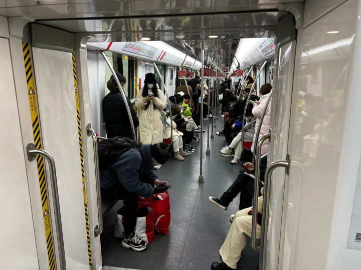 滚动|城市开始苏醒，烟火气慢慢回归，特殊时刻看看我们生活的杭城