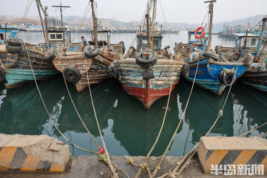 渔船海鲜早市,海鲜市场中国渔船