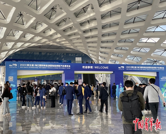 电动汽车进入智能网联新时代,新能源汽车要向网联化智能化发展