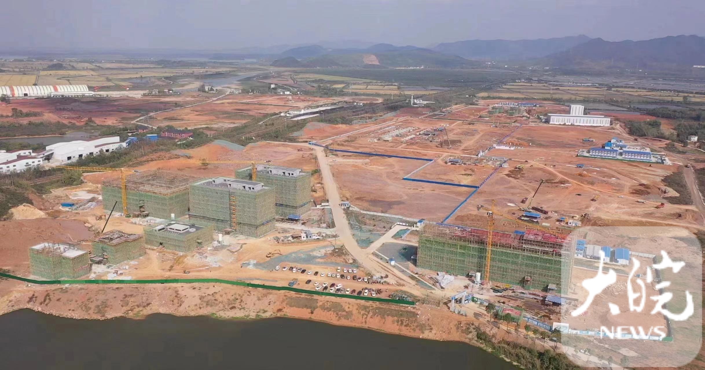 行稳致远谋发展同心协力奔小康,行稳致远推动高质量发展