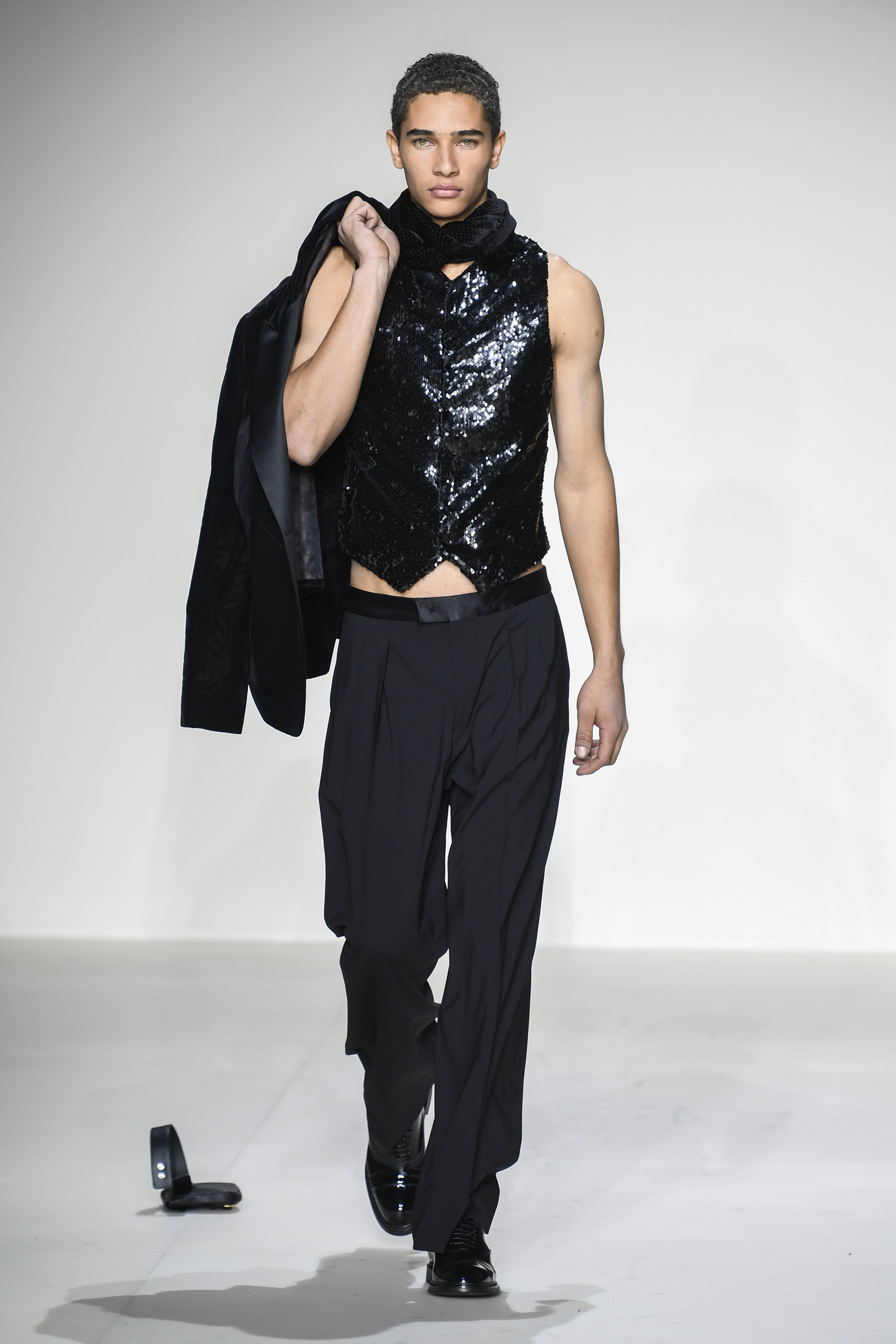 外代二线泰国时装周掠影,米兰男装周菲拉格慕品牌时装秀