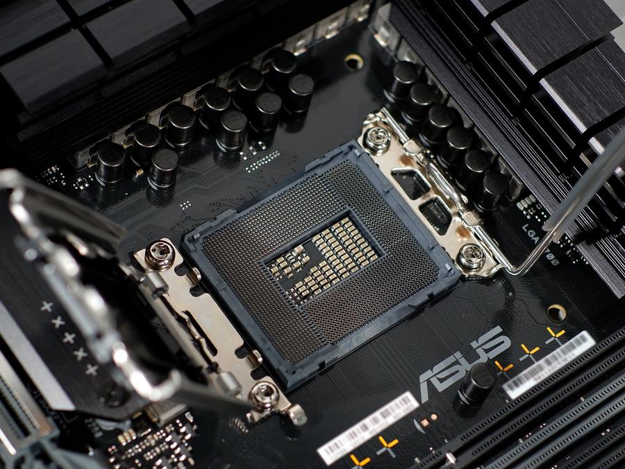 英特尔i713700k核显性能,英特尔13代超高性能酷睿i7