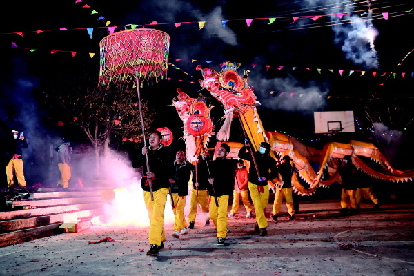 20年才举办一届！桂林五通镇舞双龙迎春纳福