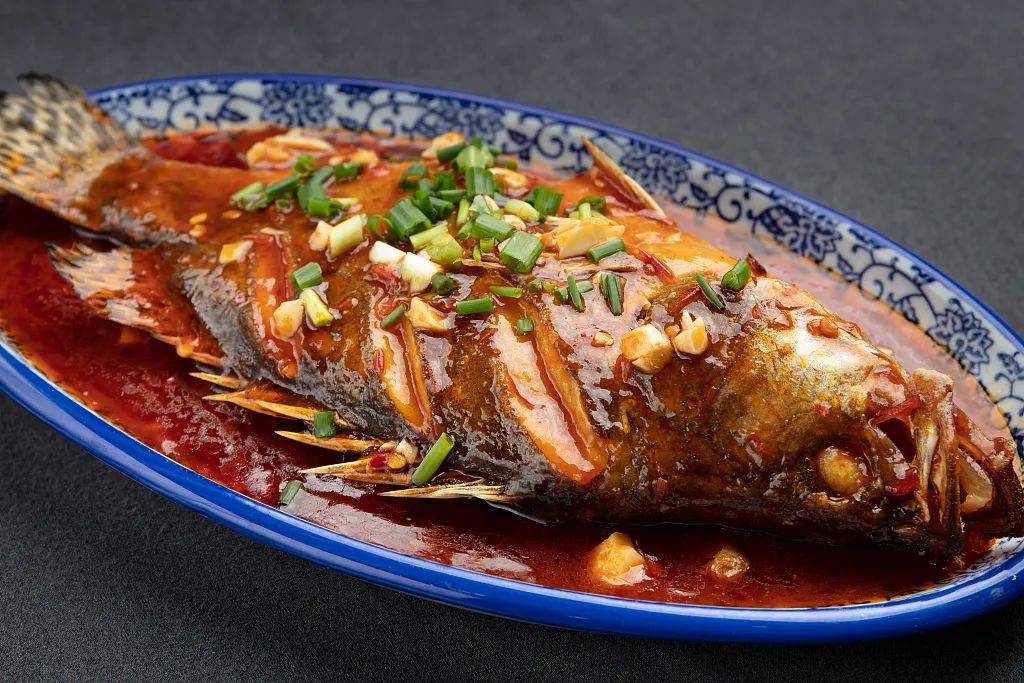 煎鱼如何不焦,煎鱼怎么做到不掉皮