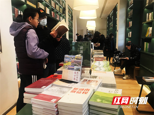 橘子洲头书香浓“网红长沙+文化长沙”魅力绽放