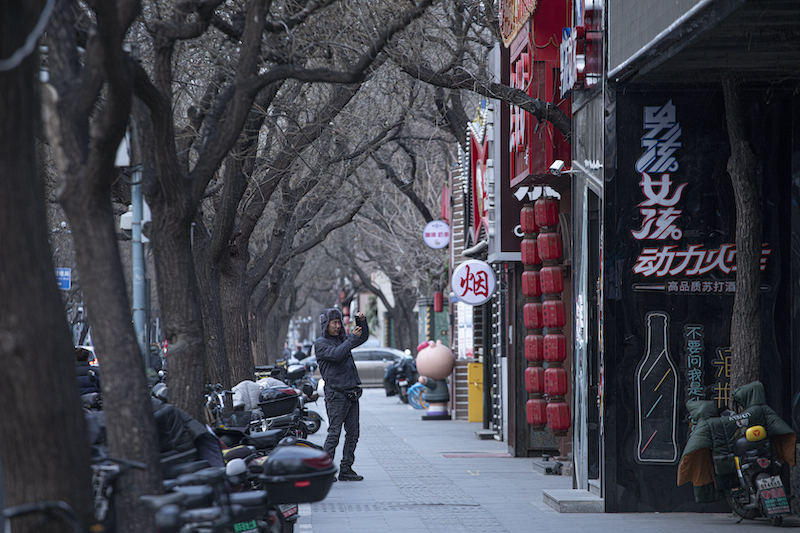 酒局散场门口,酒局离场