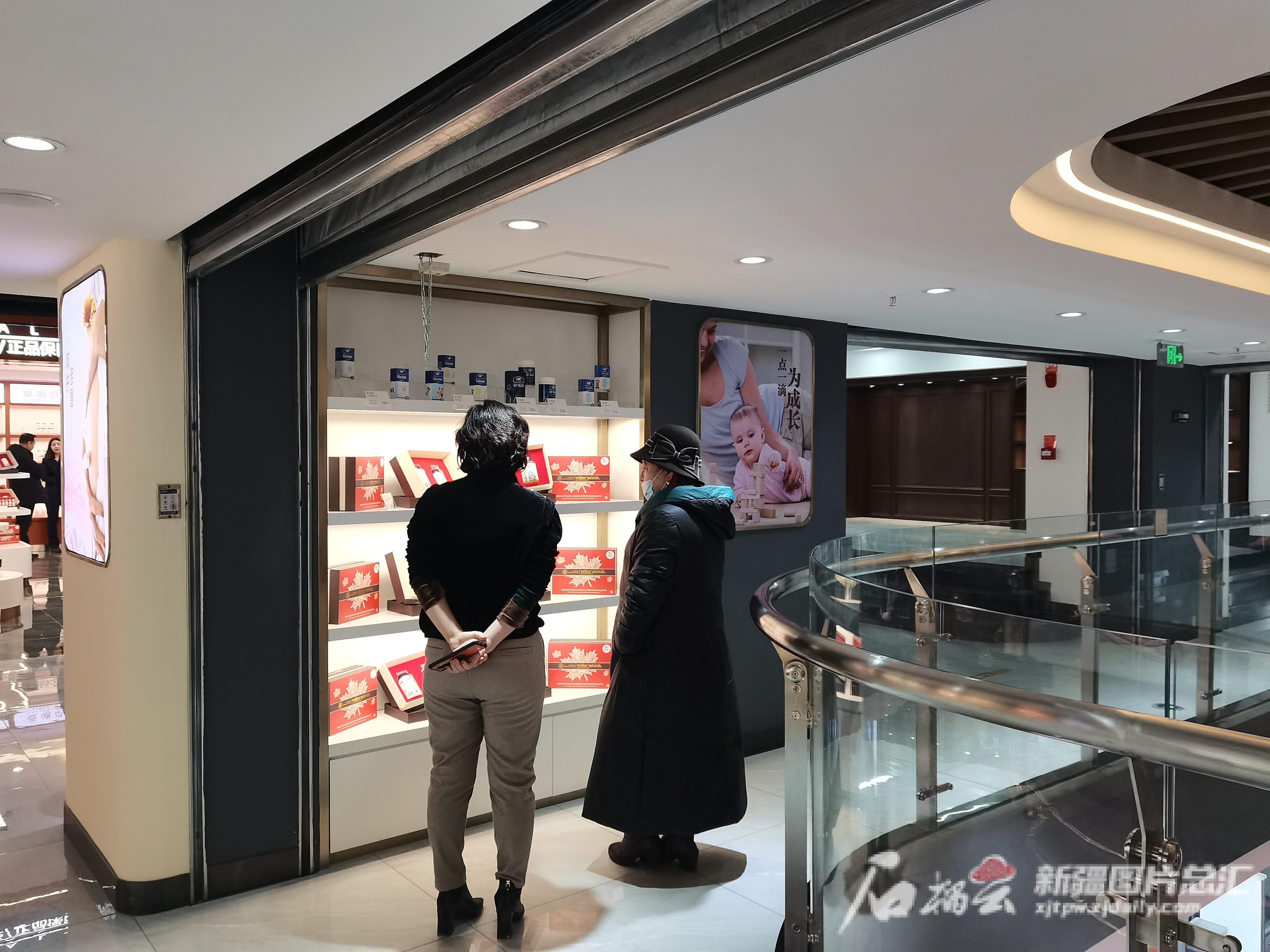 跨境免税购物店,跨境保税体验店是什么
