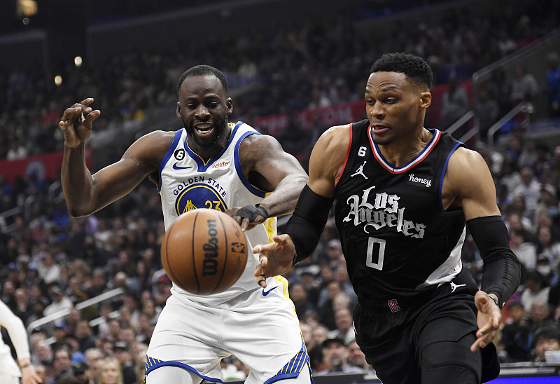 nba格林踢亚当斯后续,nba格林抢篮板