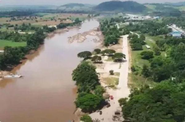 年薪20万工作每天12小时,8小时工作时间月薪2万的工作岗位