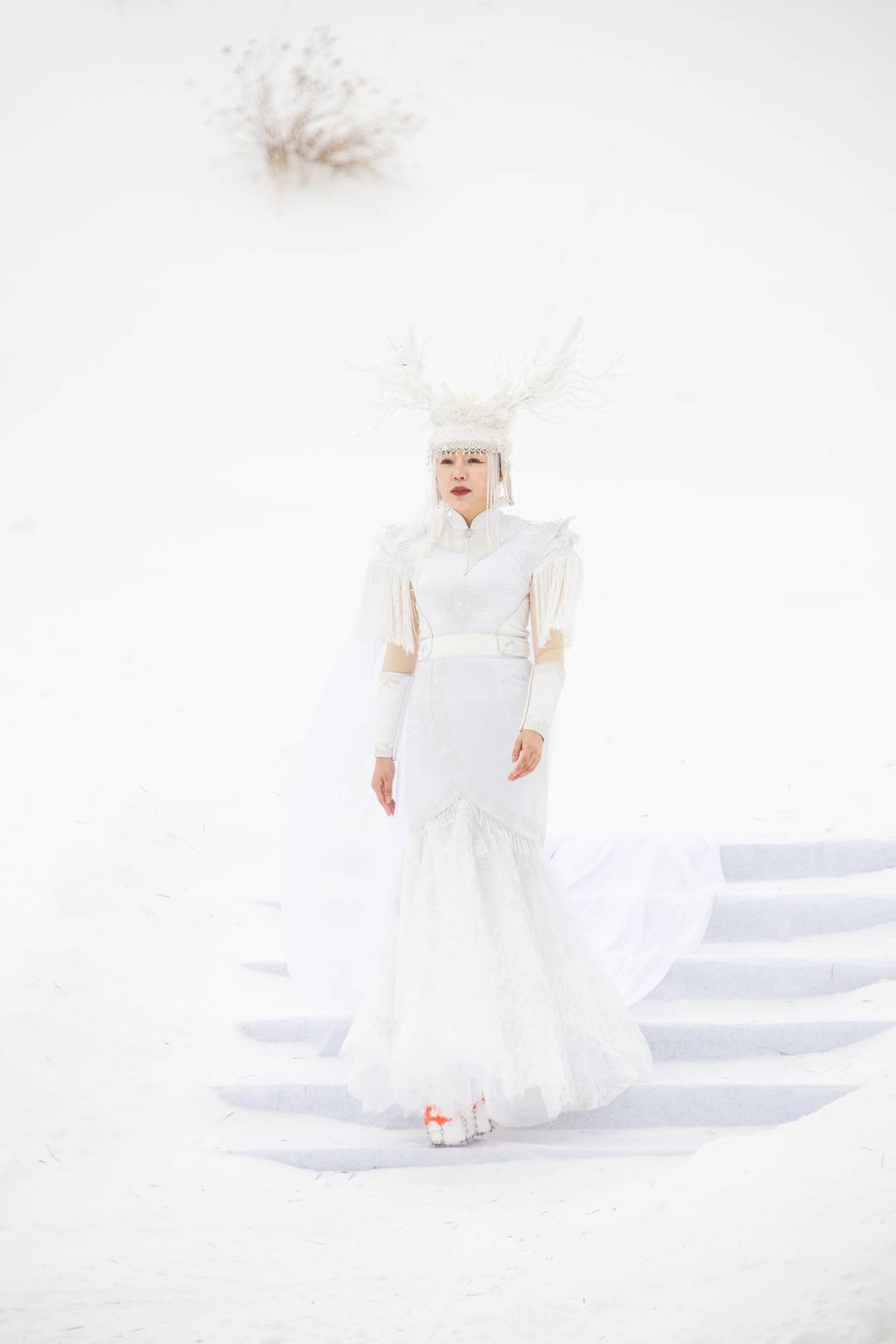 鄂伦春民族服饰秀分享,鄂伦春民族服饰展