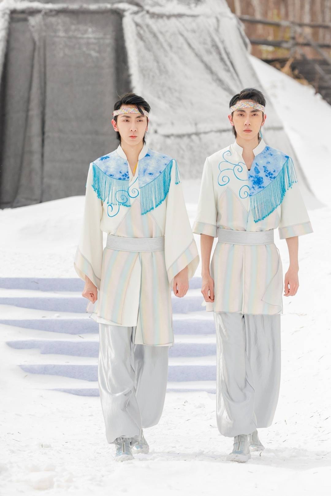 鄂伦春民族服饰秀分享,鄂伦春民族服饰展