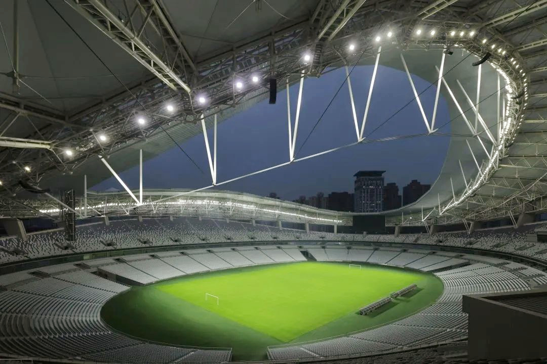 申花为什么将主场放八万人,申花新主场八万人一镜到底