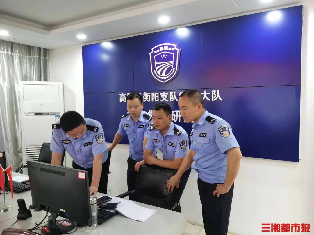 照片里的战友你们都还好吗,相片里的战友