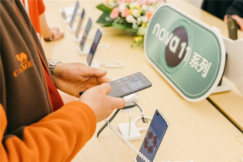 华为智能生活馆入驻西安赛格购物中心