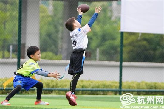 橄榄球少年体育生活,橄榄球少年开场秀