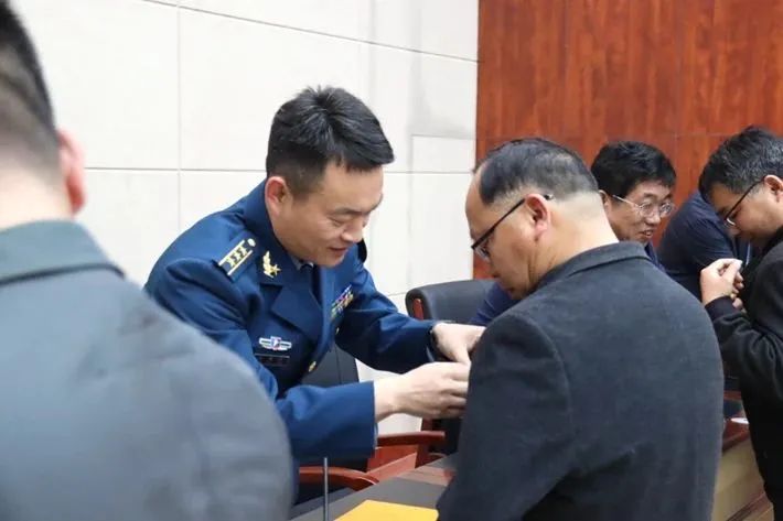 砥砺爱国情怀勇挑时代重任简讯,厚植强军思想砥励强军斗志