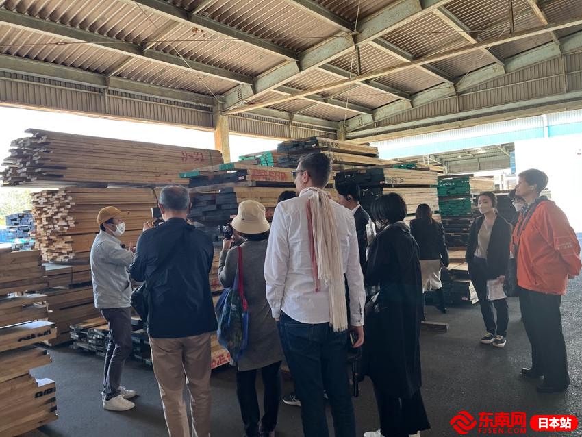 日本广岛的复兴精神：仍在行走的原爆电车与创造经典的曲木工厂