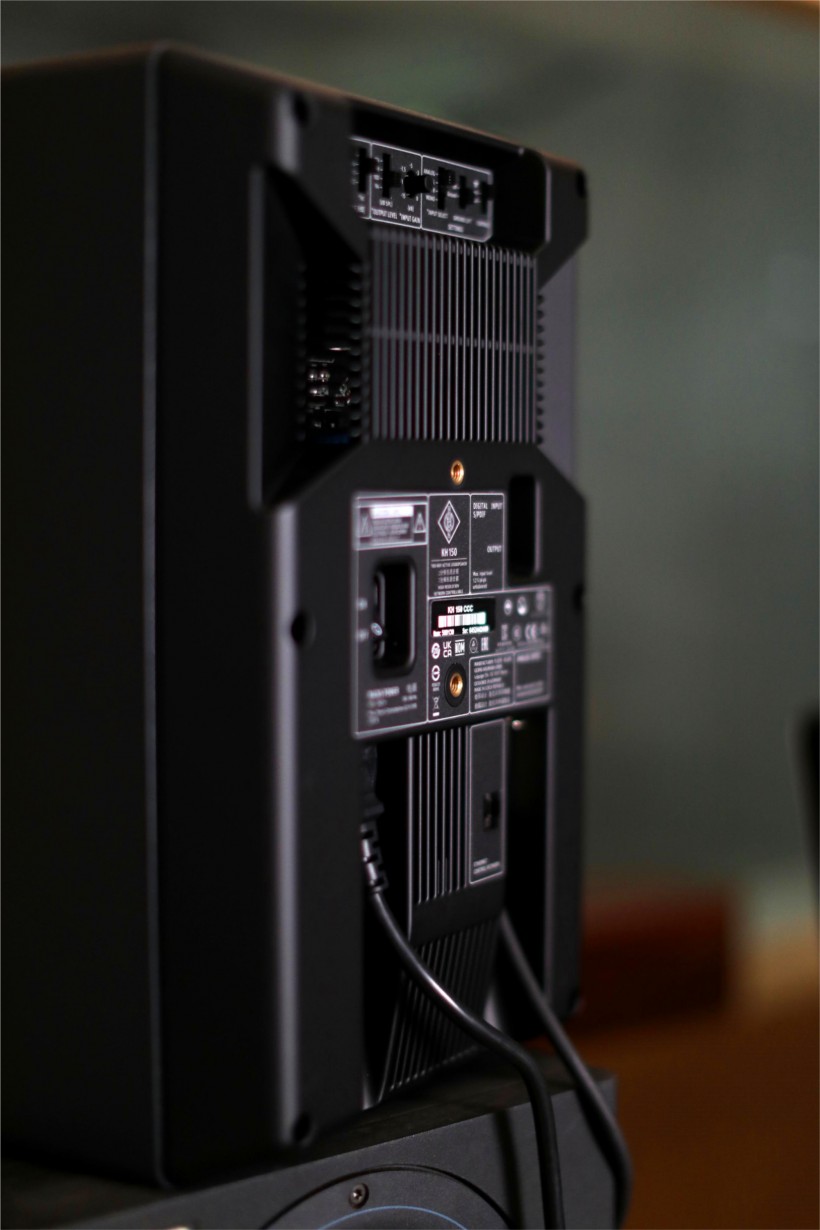 6.5寸德系高品质近场监听的新标杆——Neumann诺音曼KH150监听音箱试听和简评