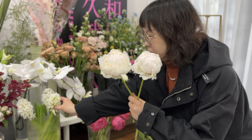 “花痴”们集合！藏在吾悦广场的这家花店有“亿”点点美