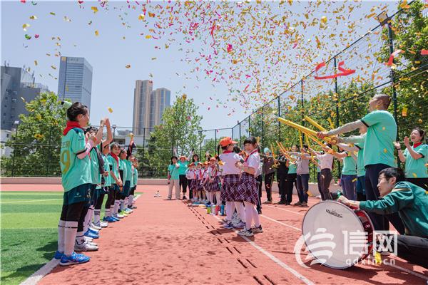 青岛镇江路小学足球开幕式,长江路小学校园足球节开幕