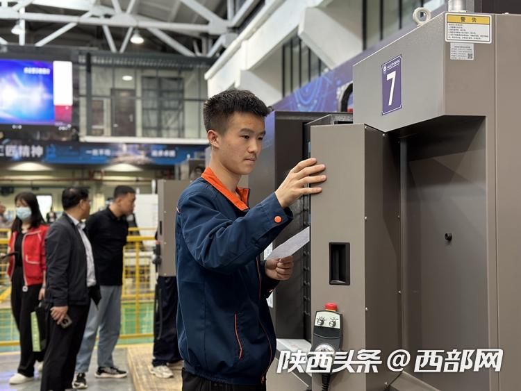 让劳动教育更贴近学生的真实生活,让劳动教育融入日常生活