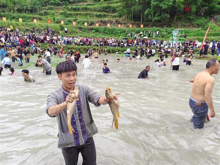 文化促发展创业促振兴——湘西（保靖）第六届农耕民俗文化节排当村“开秧门”侧记