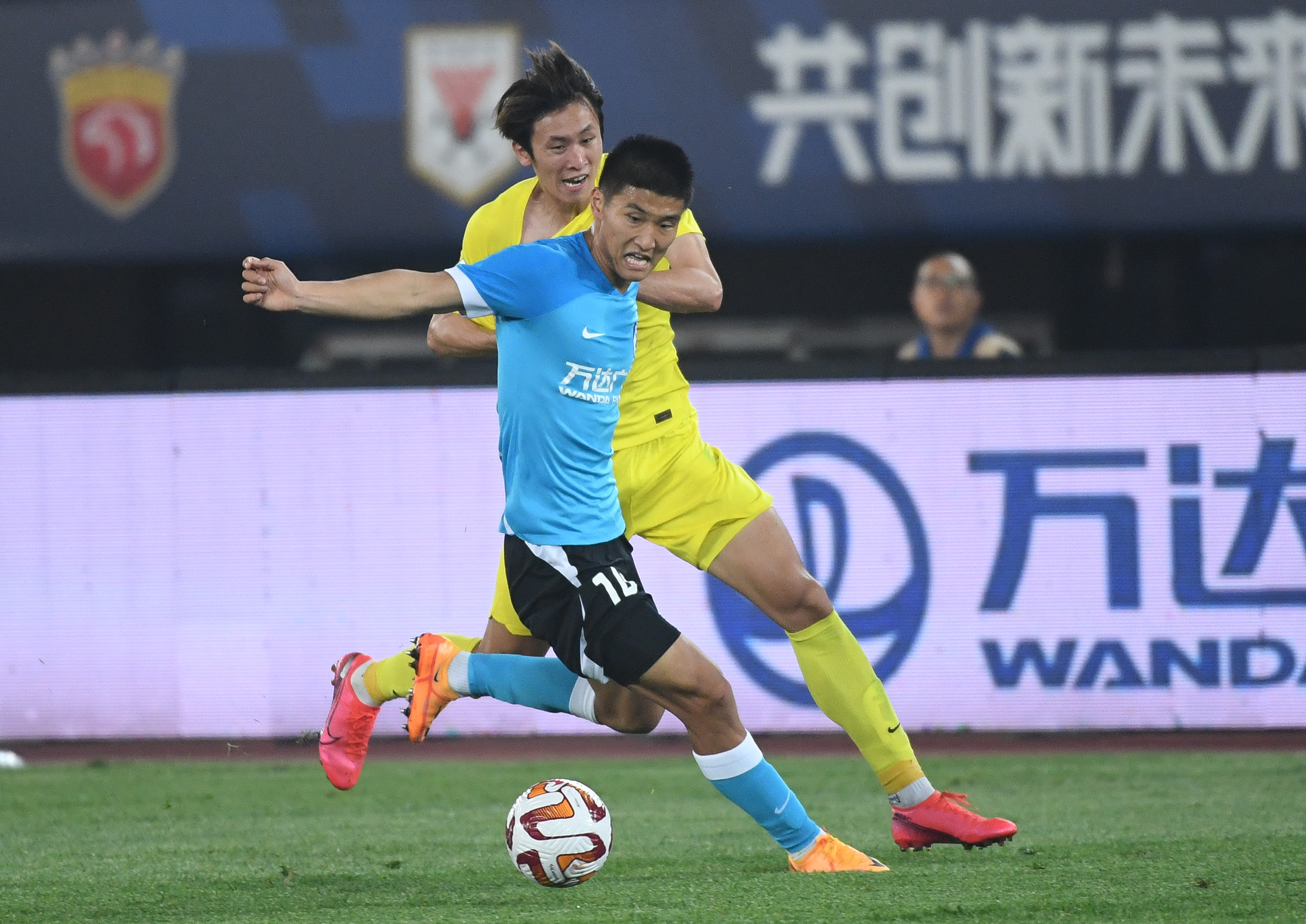 中超津门虎不敌山东泰山,中超大连人vs天津津门虎