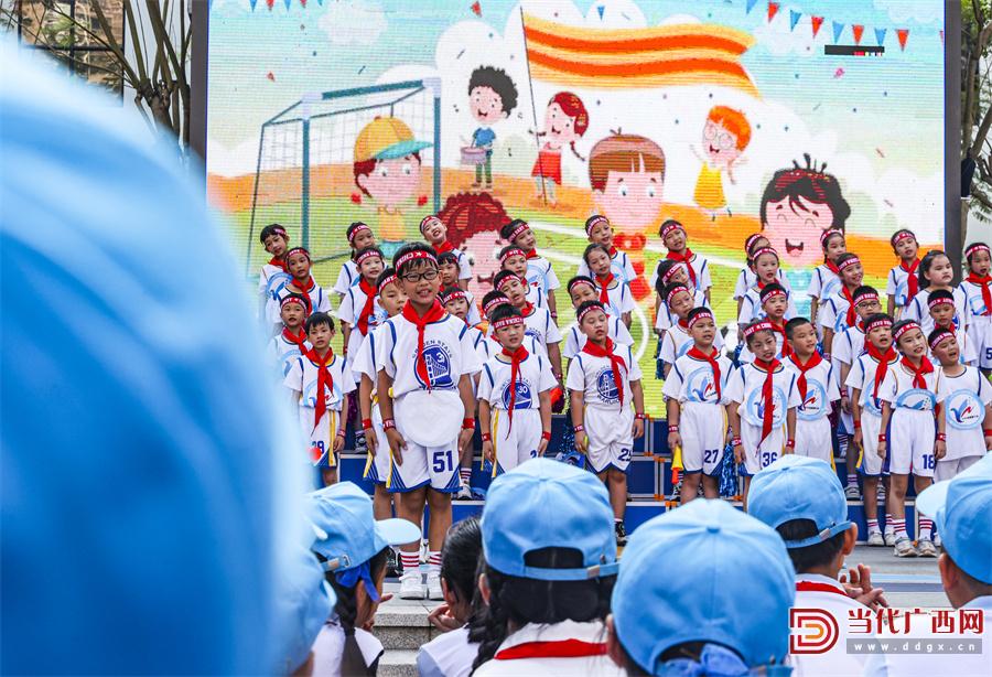 童心飞扬梦想起航,童心飞扬歌声嘹亮