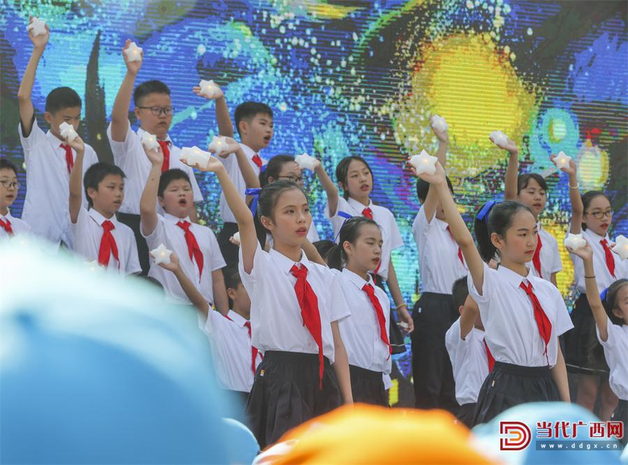 童心飞扬梦想起航,童心飞扬歌声嘹亮