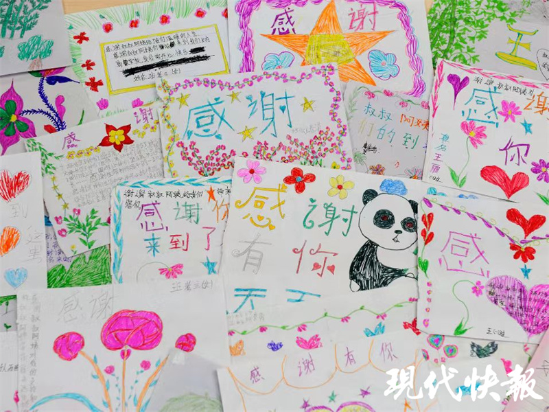 跨越1800公里！儿童节前大朋友收到小朋友送的签名足球