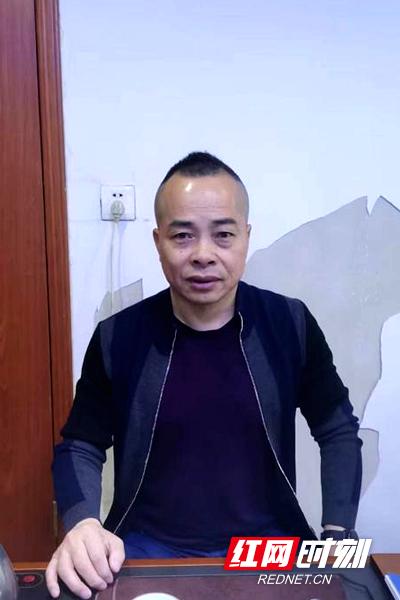 王静女军人,王静演唱忠于人民忠于党