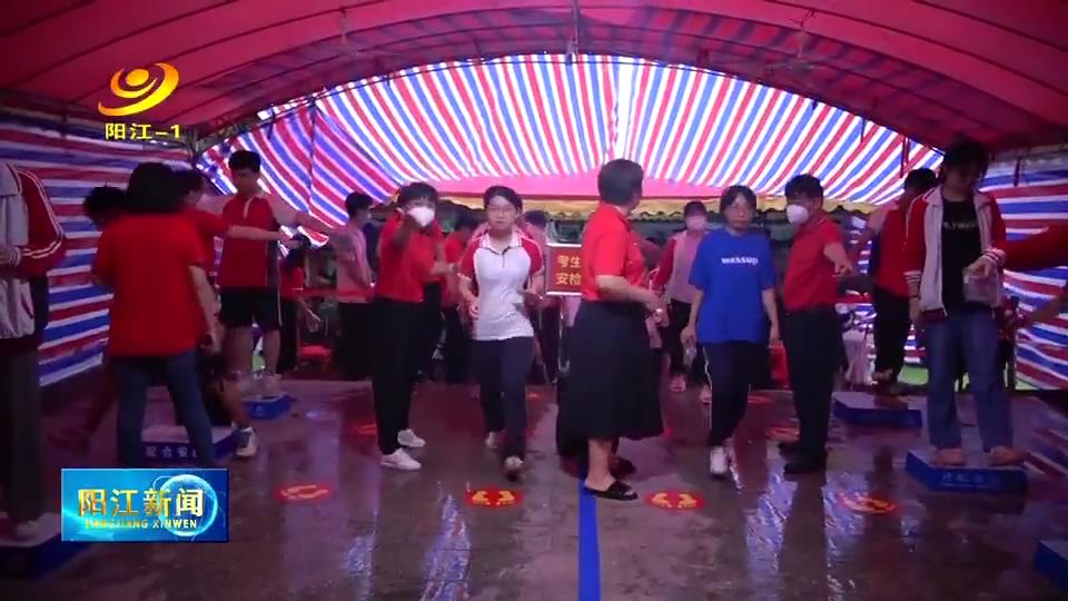 江阳考试后续,泸州中考考生进考场