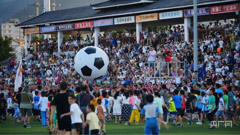 贵州村超又火了,贵州村超太接地气了