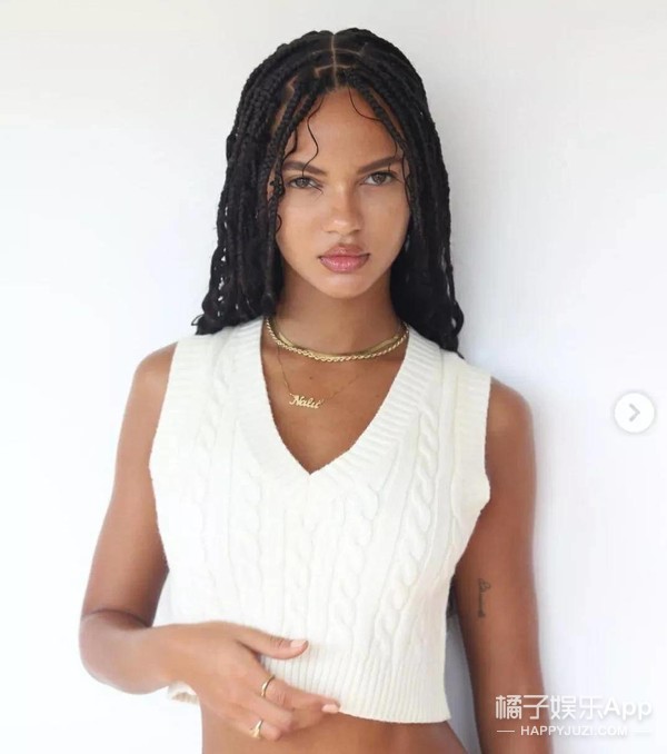 又来作妖了？比起谈恋爱，他只是想找人和自己穿情侣装吧？