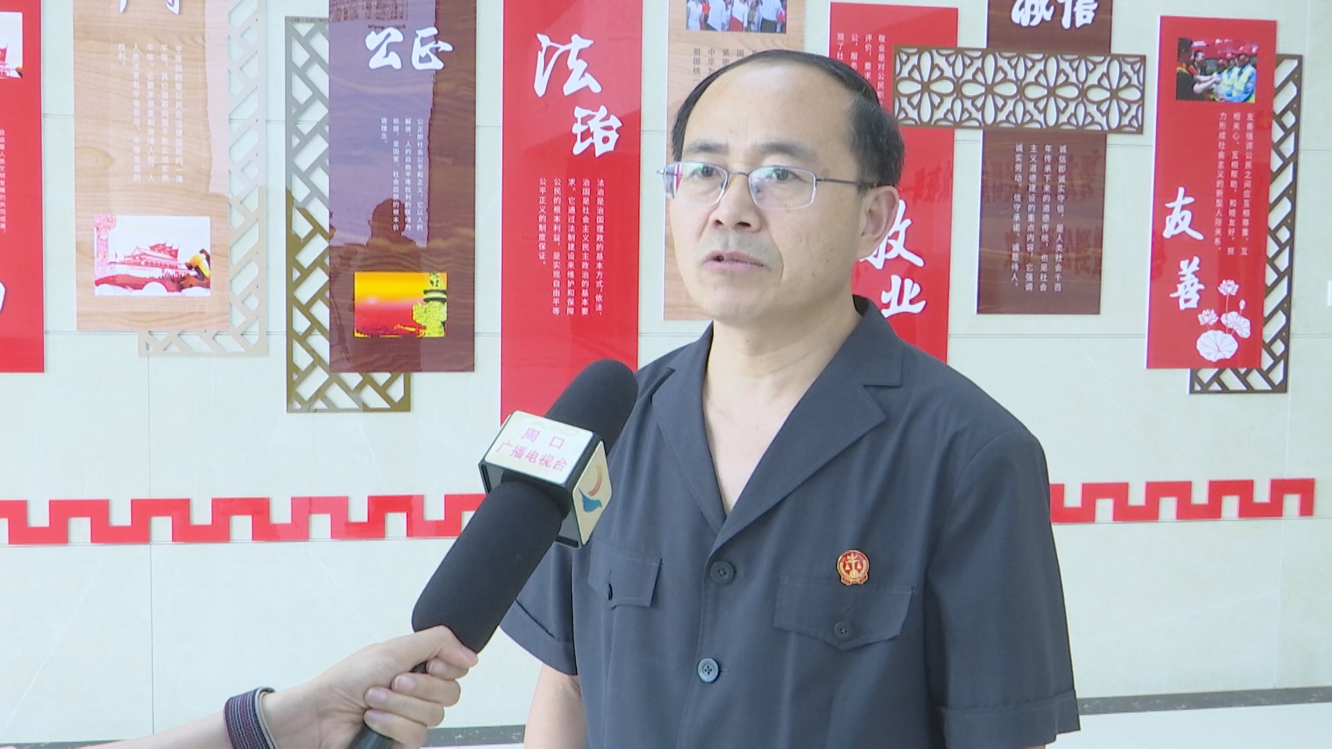 党员先锋做表率为民服务显作为,党员干部要做讲奉献有作为的表率