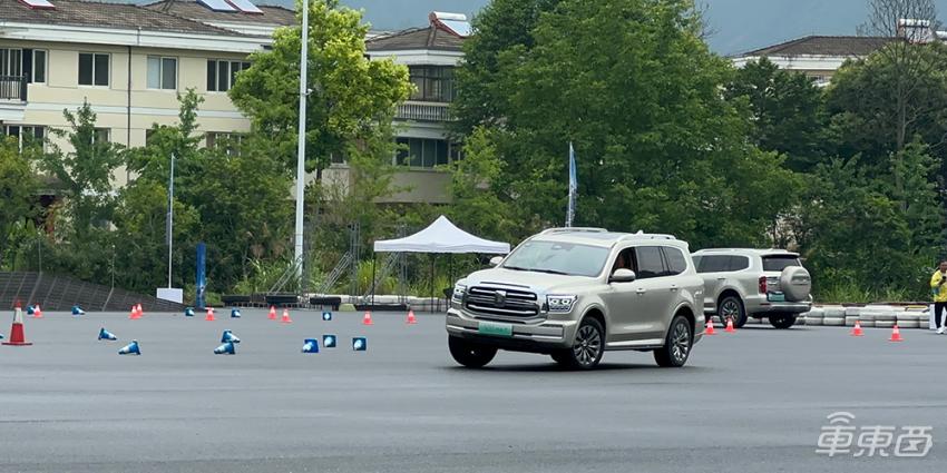 坦克500对比普拉多测试视频,坦克500与普拉多哪个更适用