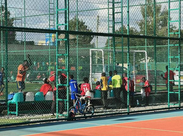 “外派非洲年薪20万”被热议，外派员工讲述：基本不用花钱，不知不觉就有存款，但国内对非洲误解多，招聘困难