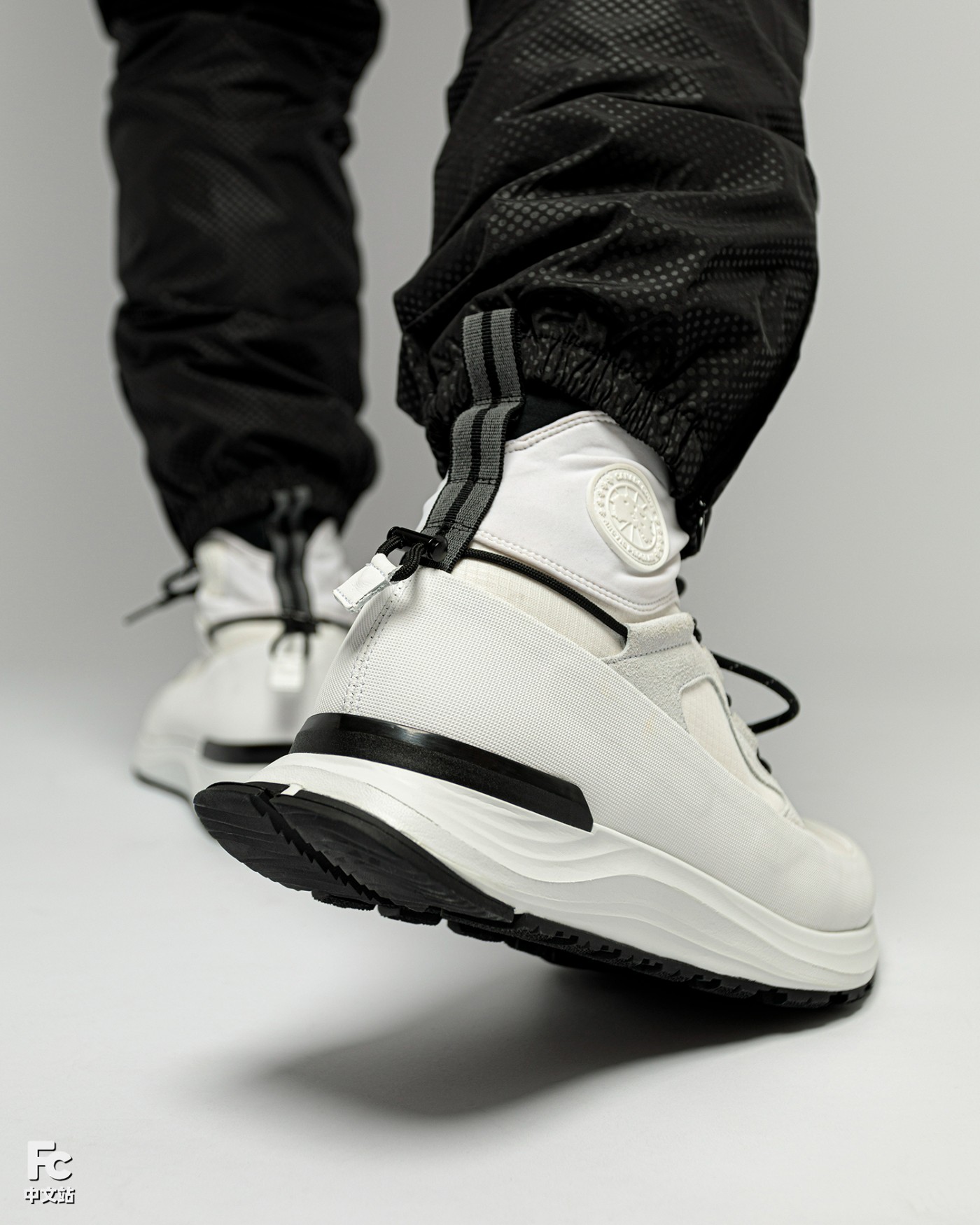 悄悄上架!没想到「加拿大鹅」做鞋也能这么帅!