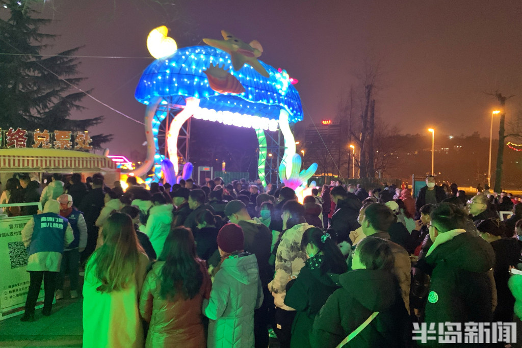 数万人排队争抢,超过200万人抢票